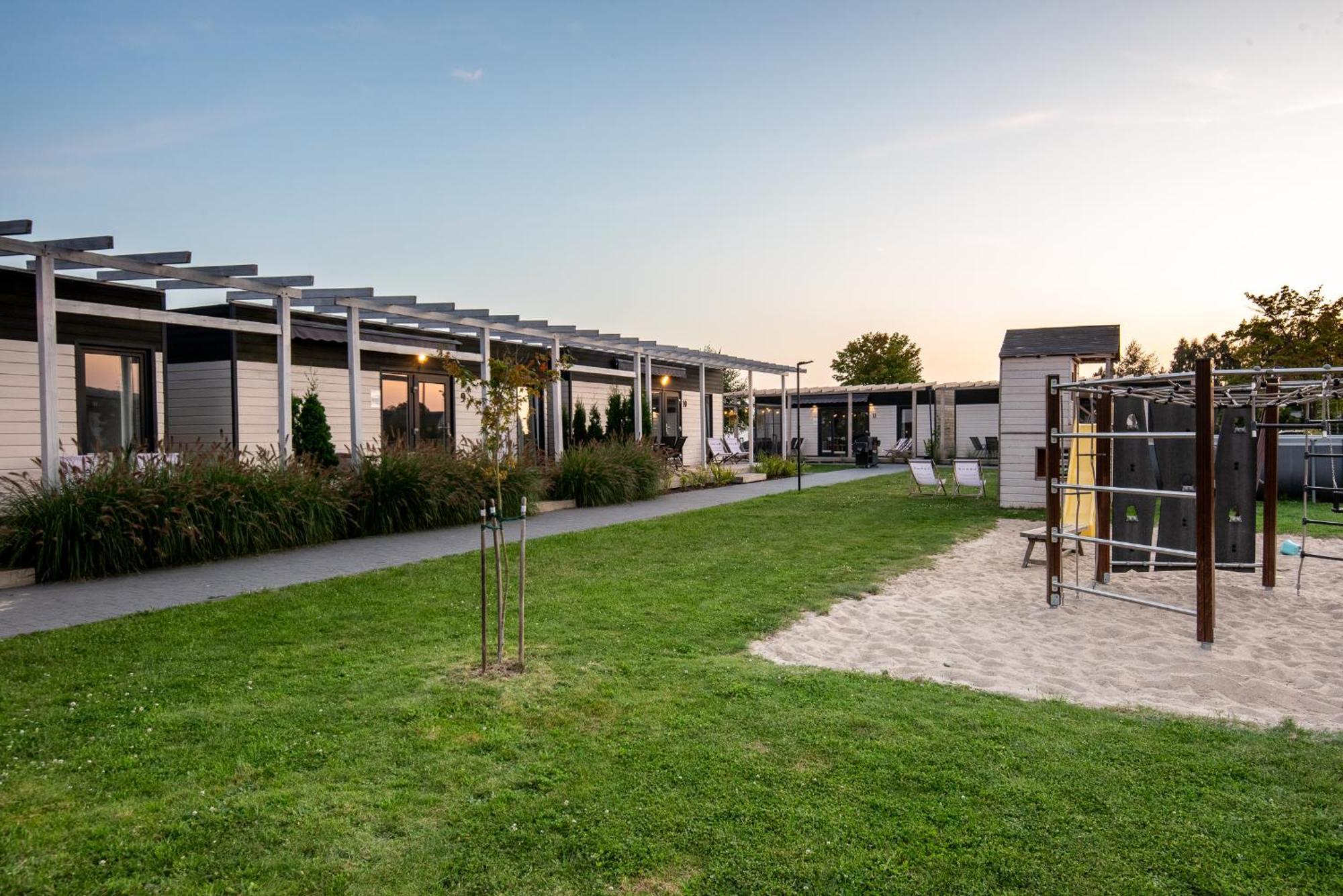Resto Domki Letniskowe Sarbinowo Exteriör bild